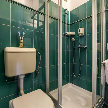 Olive Maris Petrcane