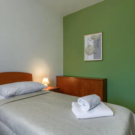 Olive Maris Apartment Petrcane