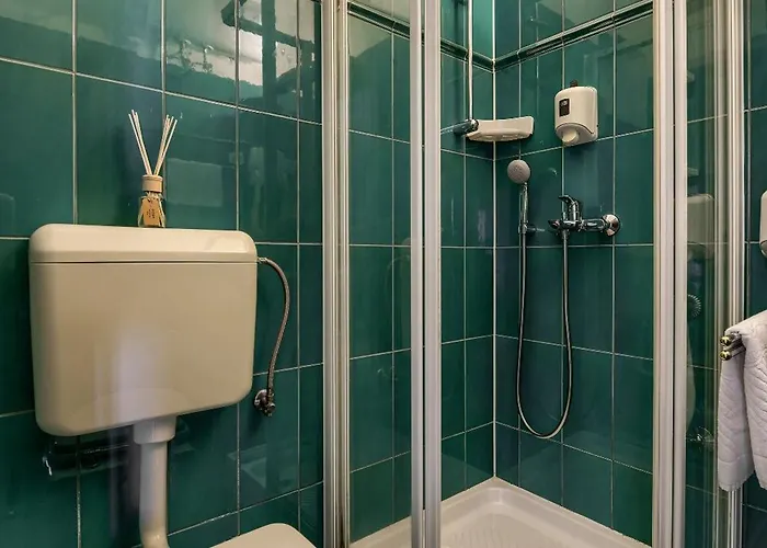 Olive Maris Петрчане