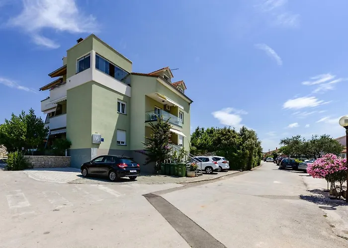 Апартаменты Olive Maris Петрчане